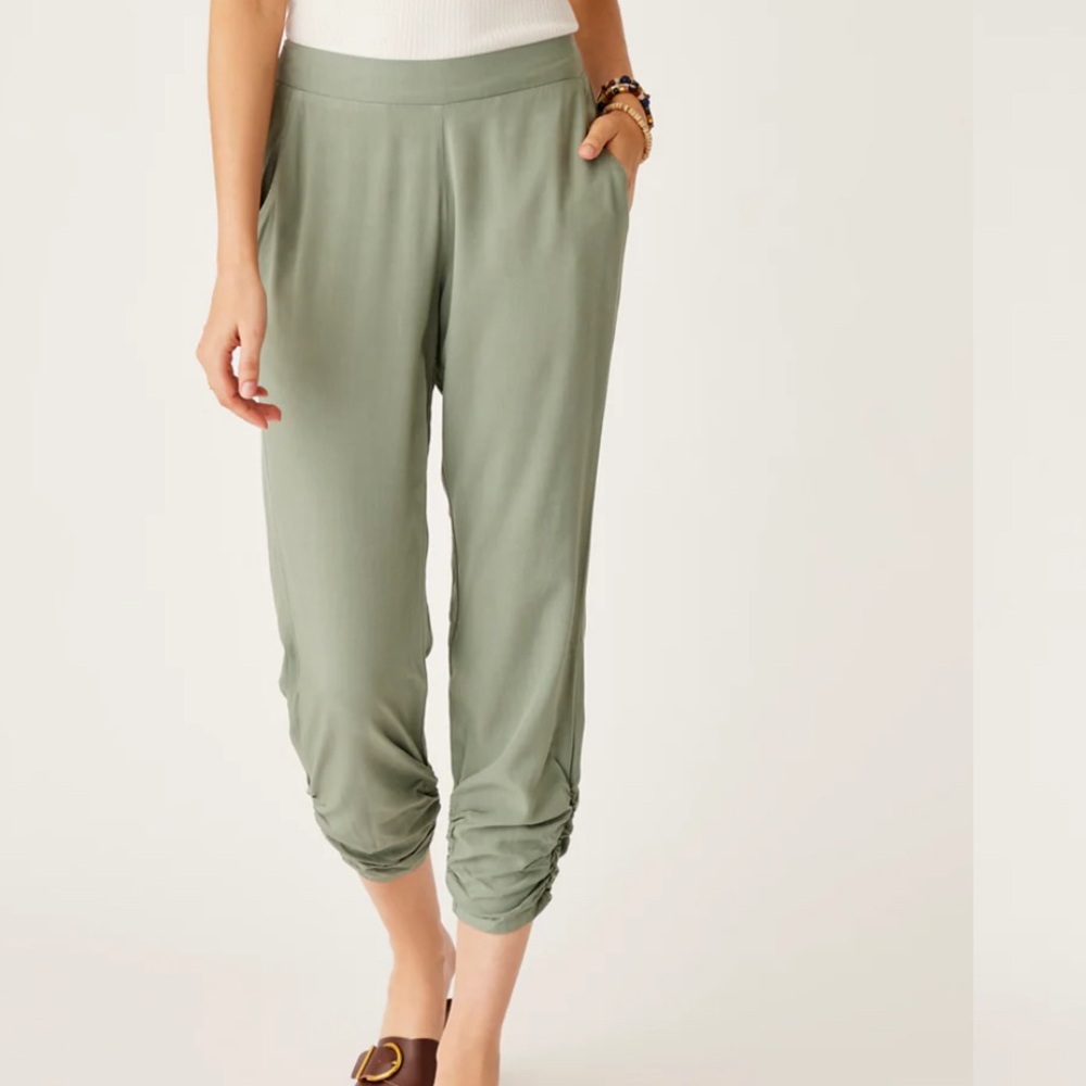 Carve Designs Avery Beach Pants | Cream/Green Tie Dye Stripe | Size Small - Picture 7 of 7